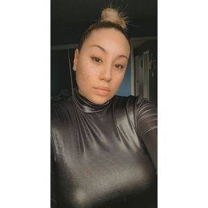 Meet your Posher, Christina